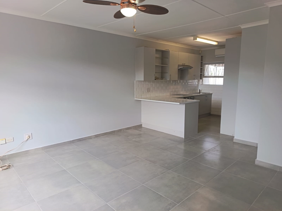 To Let 2 Bedroom Property for Rent in Wavecrest Eastern Cape